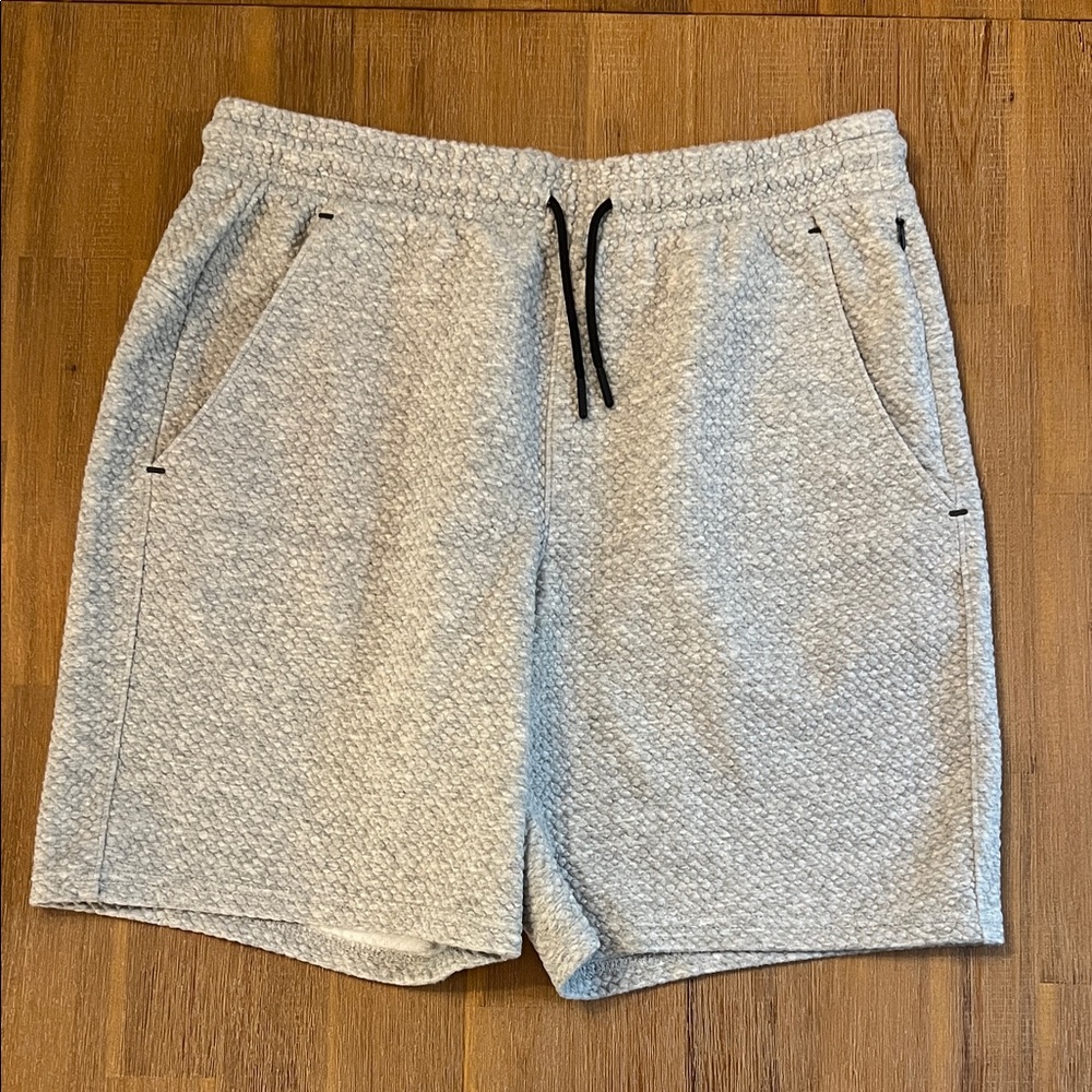 Old Navy Men's Light Gray Athletic Shorts